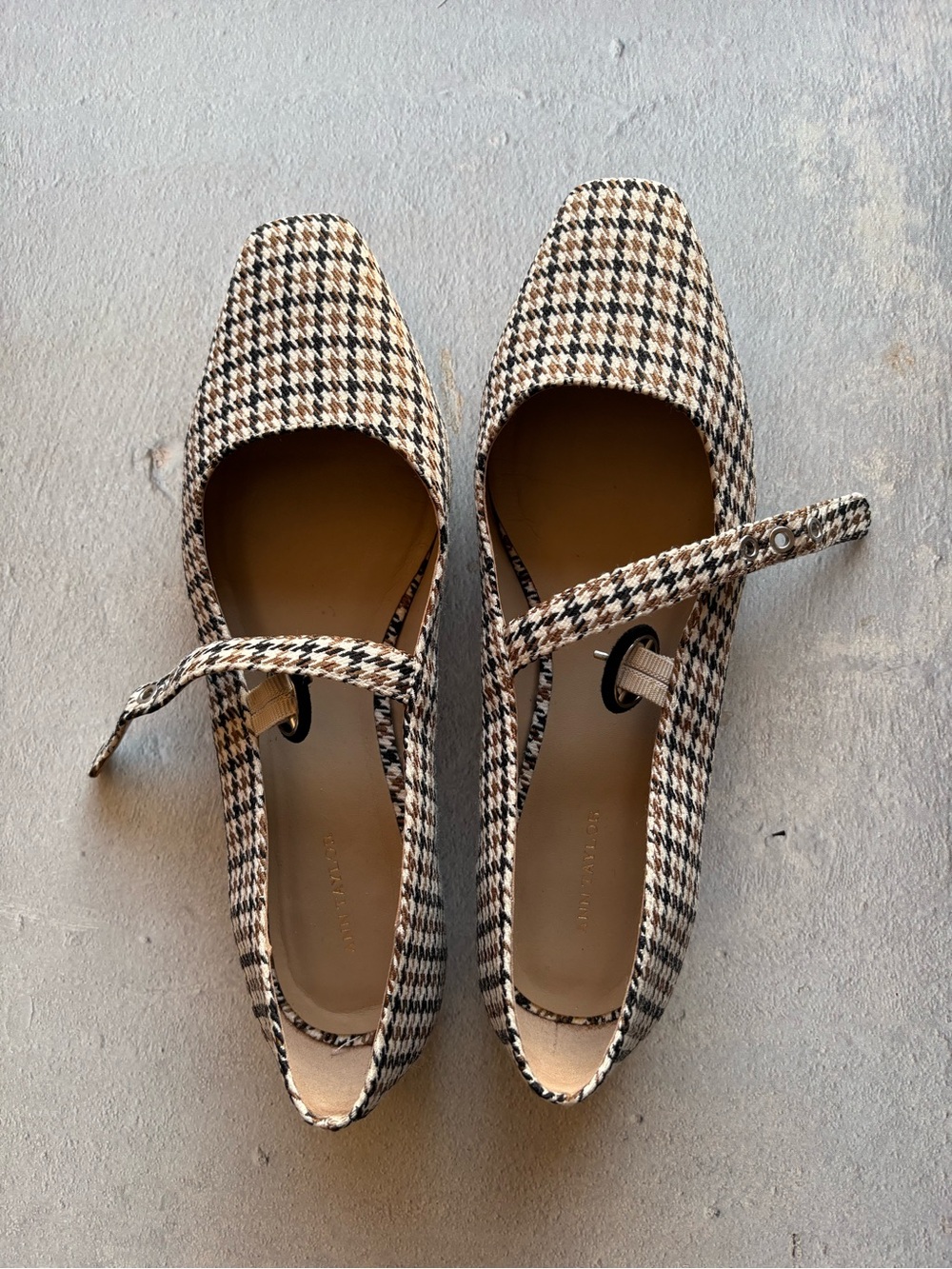 Ann Taylor Houndstooth Mary Jane Flats in Beige and Black, Size 8.5